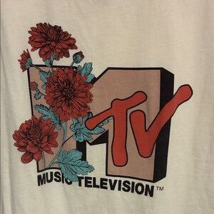 MTV Cream Tee with Red Floral Graphic, size xxl